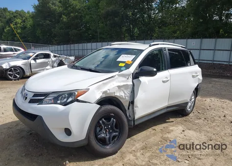 2015 Toyota Rav4 Le z USA, uszkodzony, nr VIN JTMBFREV4FD175093